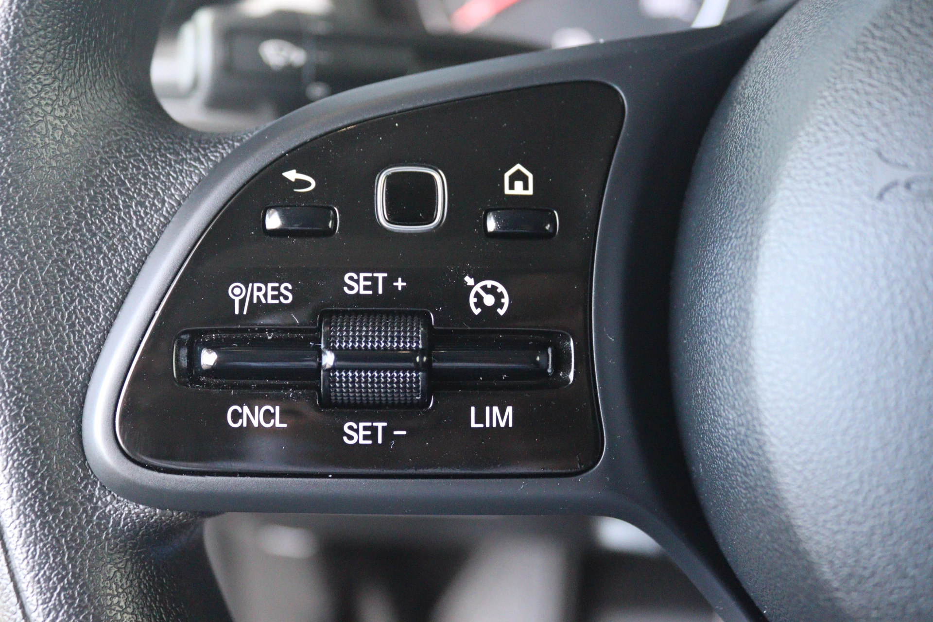 Mercedes-Benz-eCitan-image-11