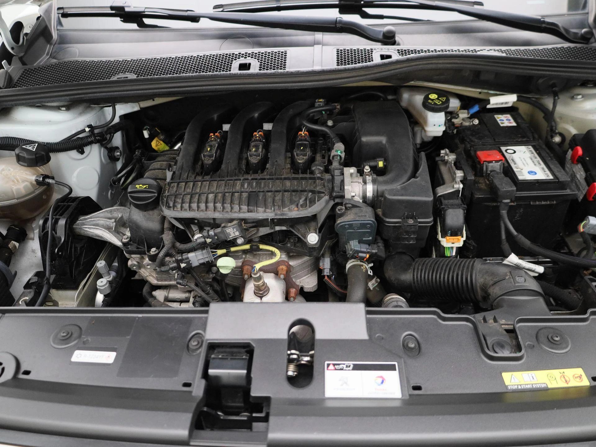 Peugeot-208-image-27