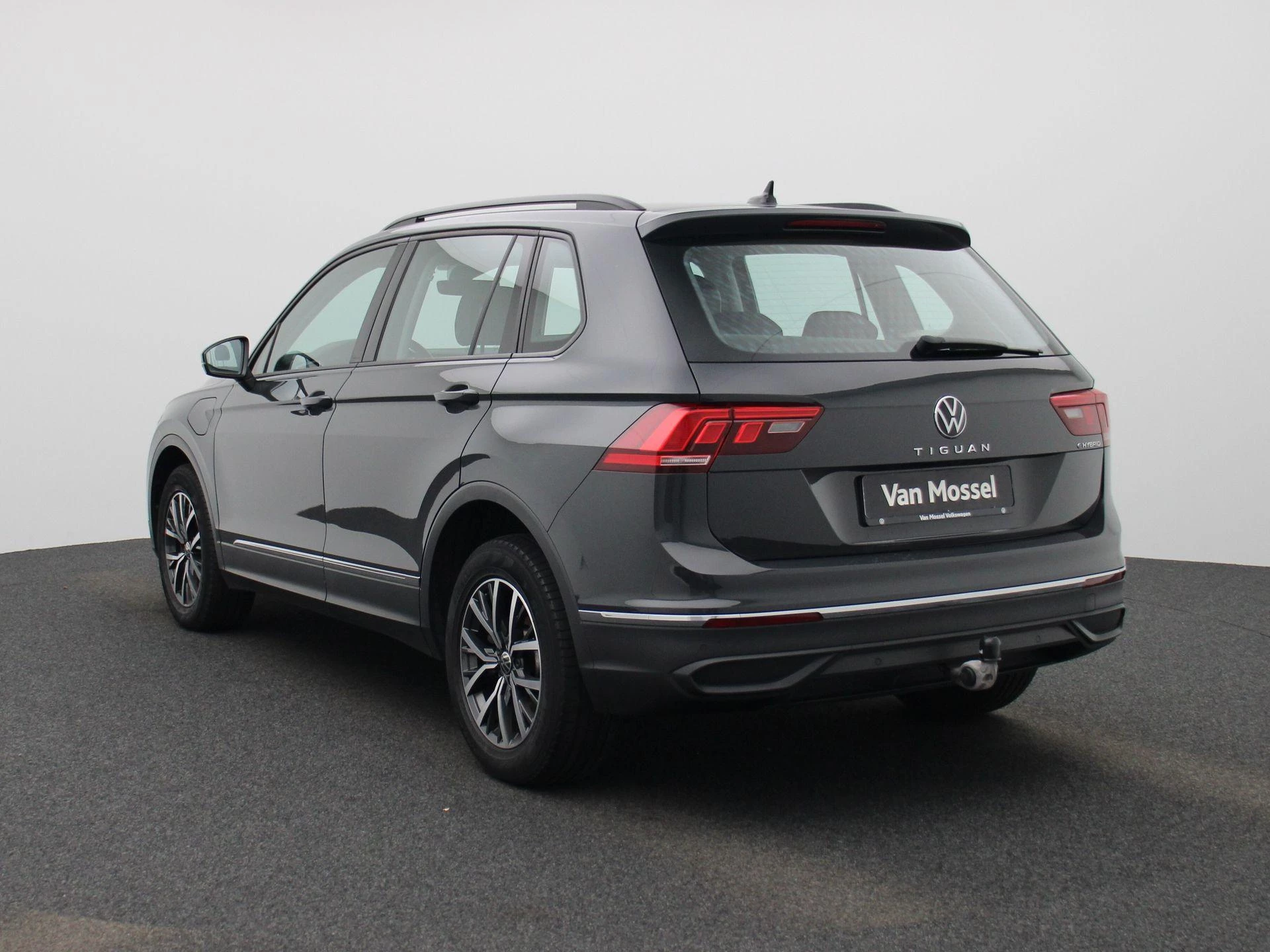 Volkswagen-Tiguan-image-1