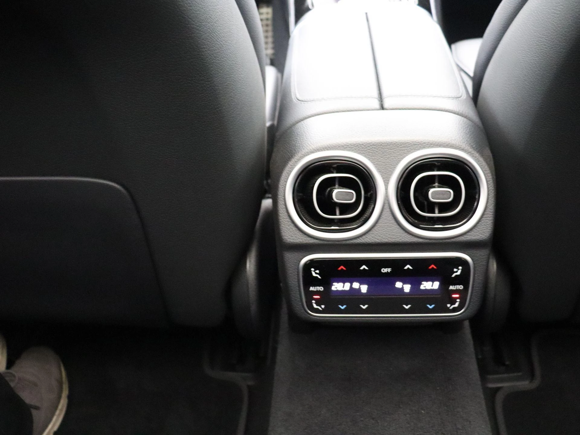 Mercedes-Benz Classe C 300 4M AMG Line Berline + LEDER + BURMESTER + PANO + HEAD UP + DIG LIGHT +