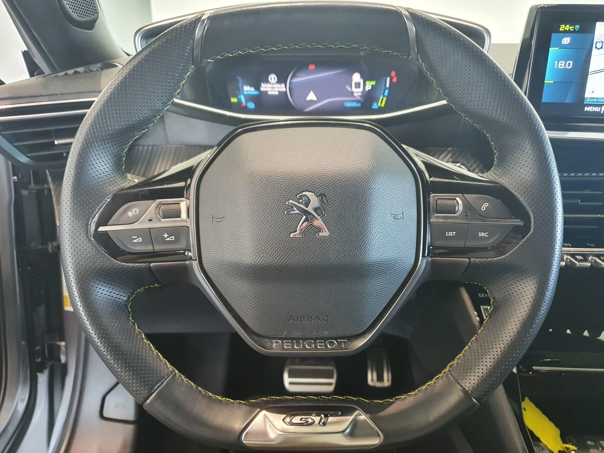 Peugeot-e-2008-image-11