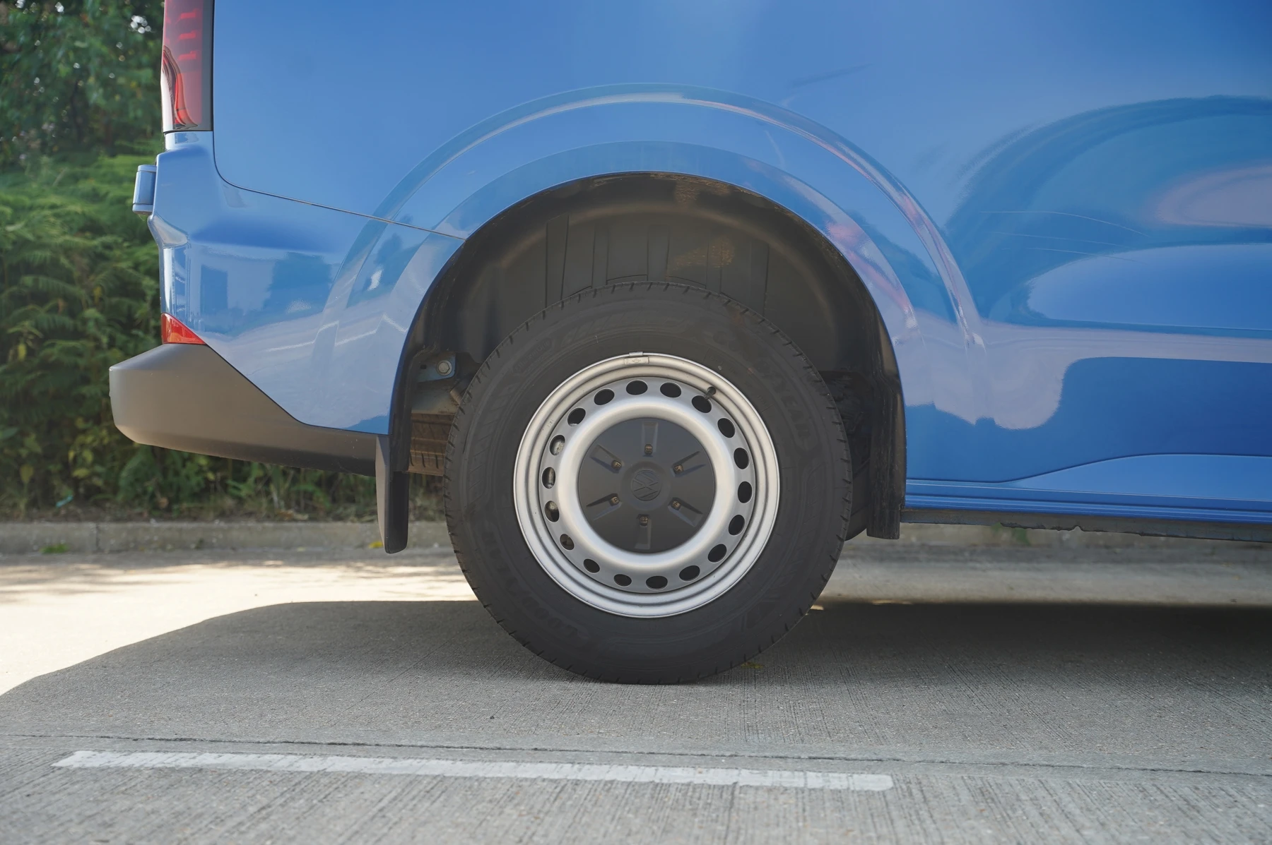 Volkswagen-Transporter-image-32