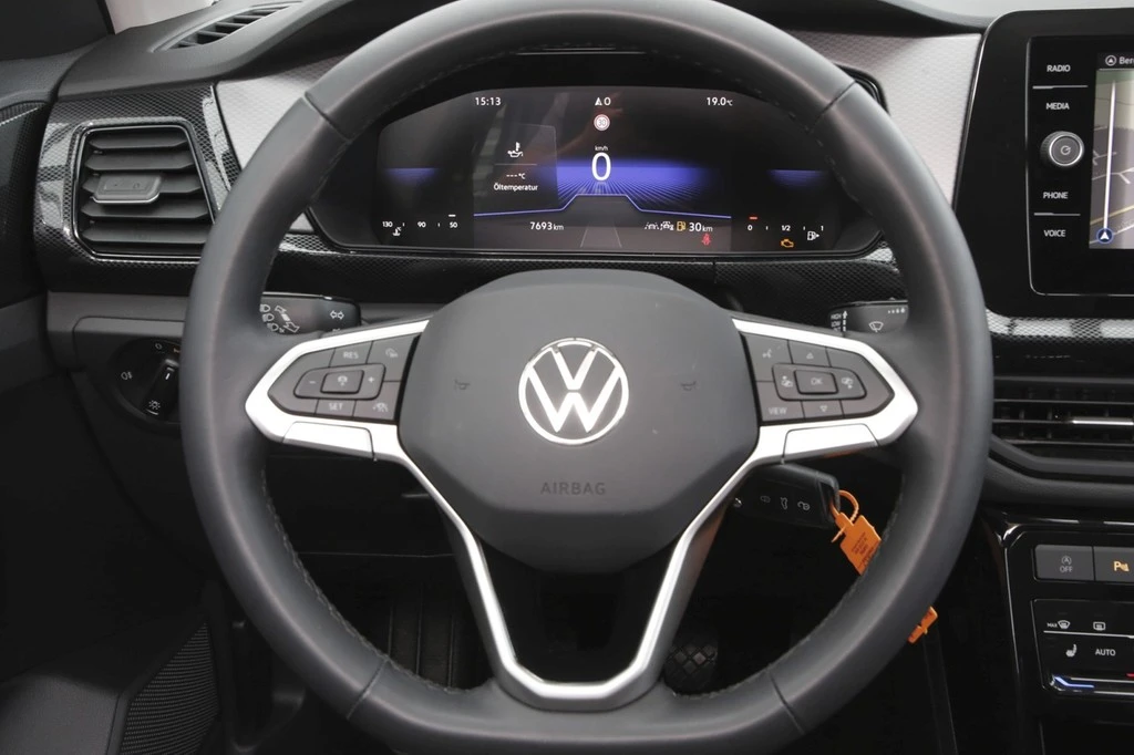 Volkswagen-T-Cross-image-14