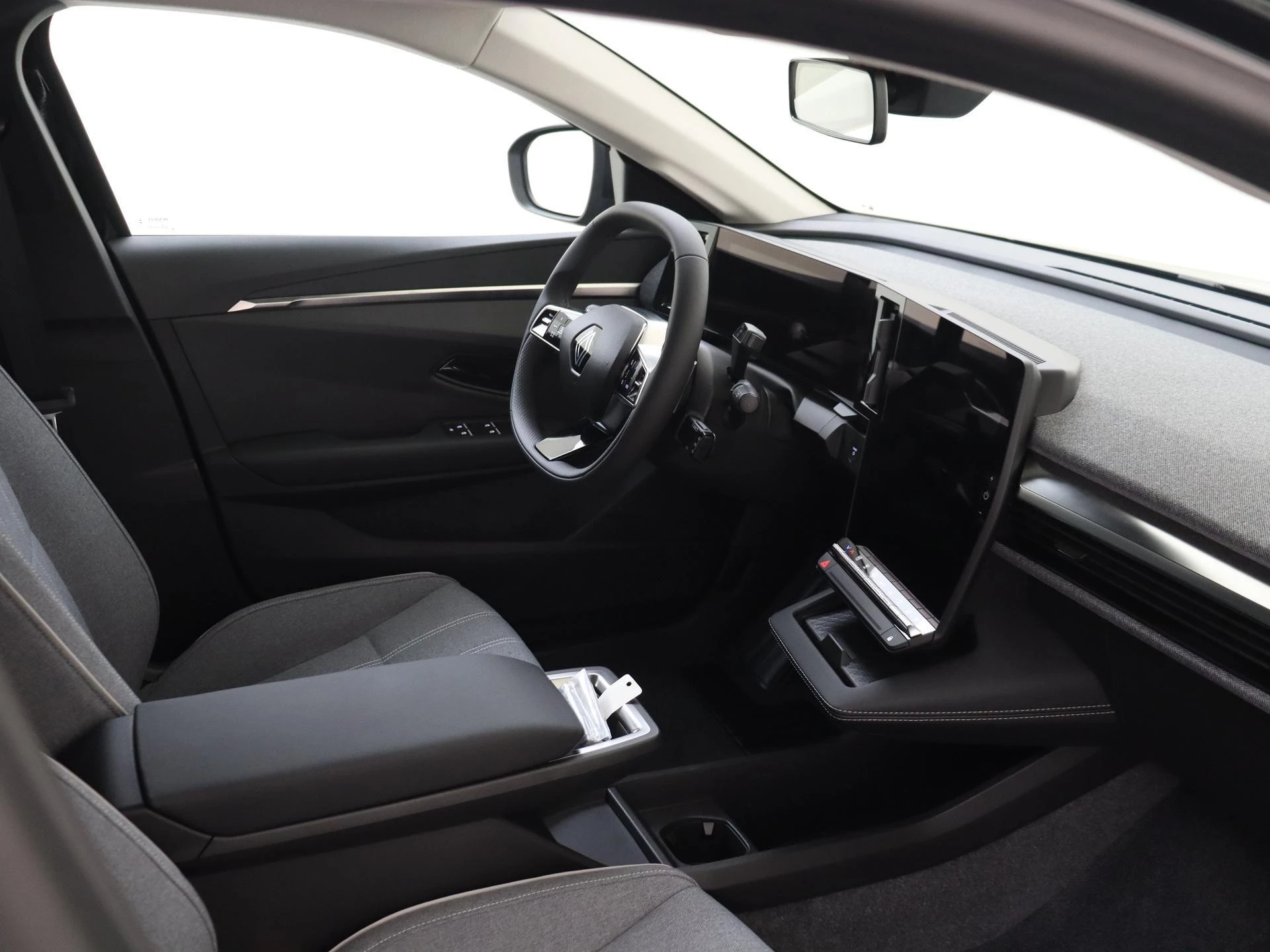 Renault-Megane E-Tech-image-17