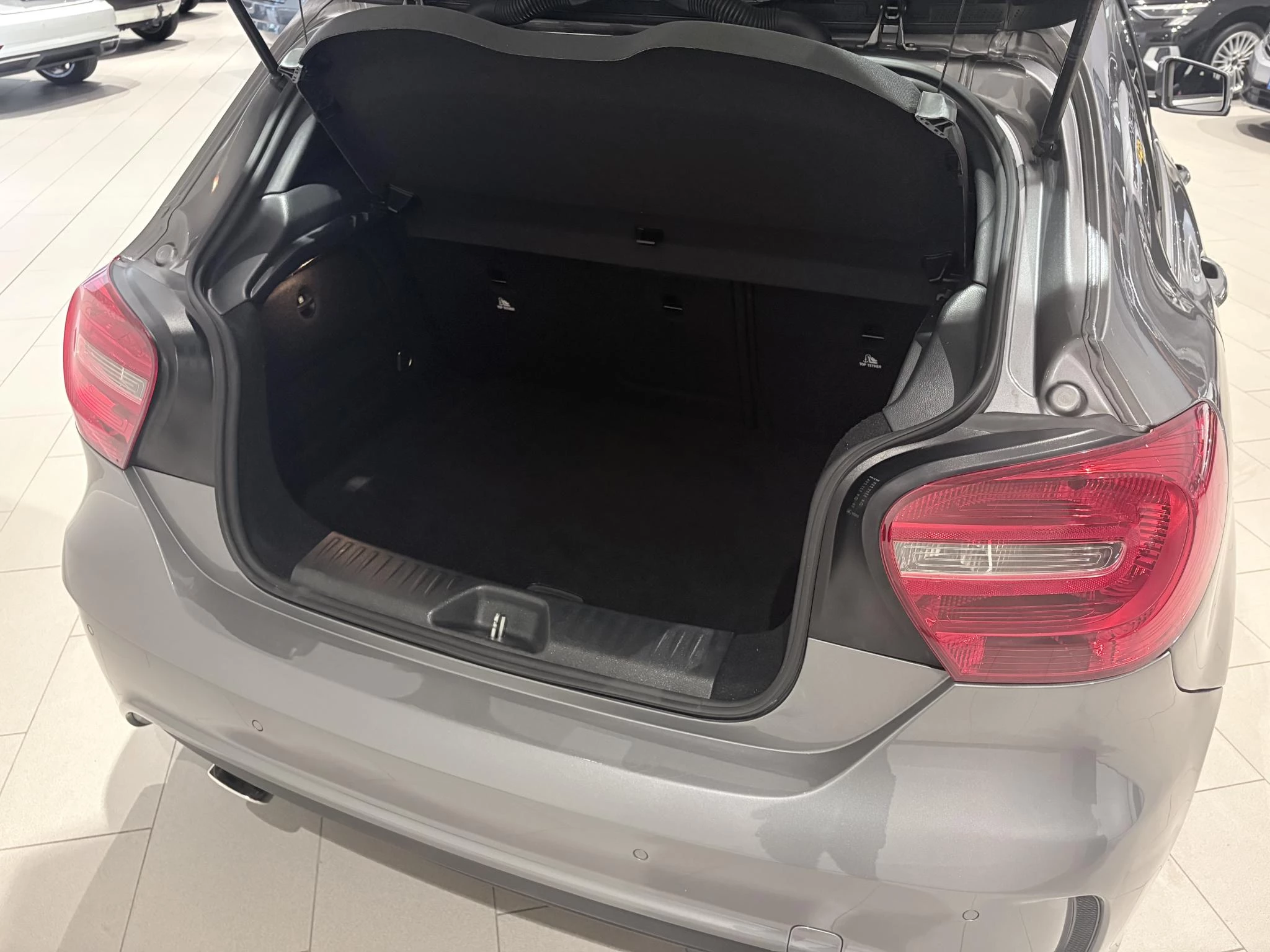 Mercedes-Benz-A-Klasse-image-5