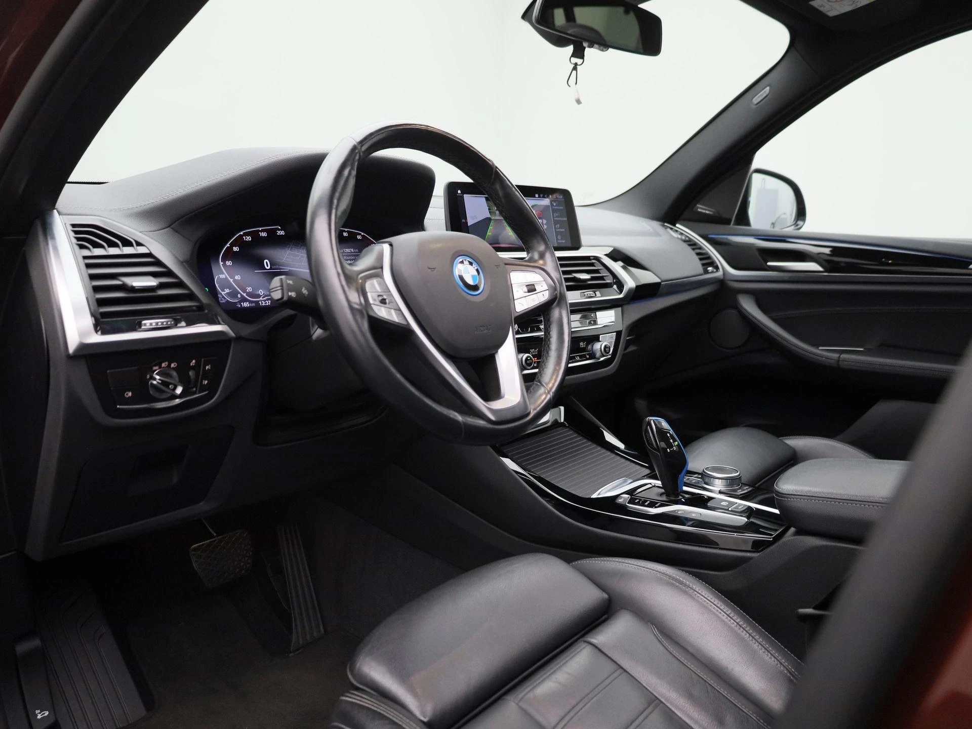 BMW-iX3-image-36