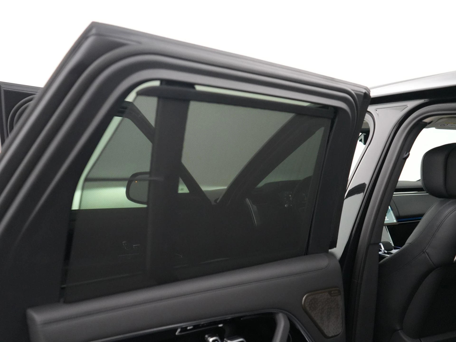 Land Rover-Range Rover-image-45