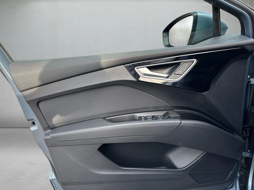 Audi-Q4 e-tron-image-6