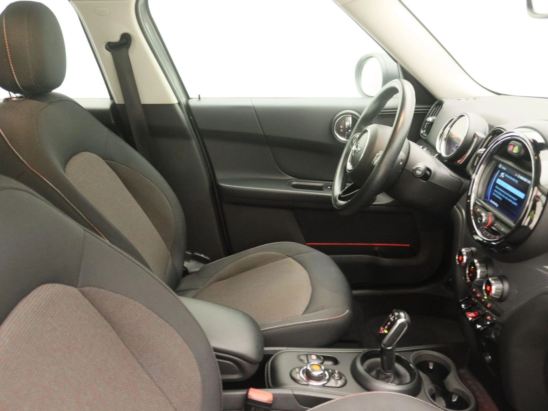 MINI-Countryman-image-23
