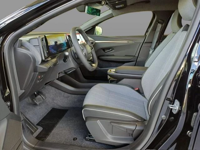 Renault-Megane E-Tech-image-12