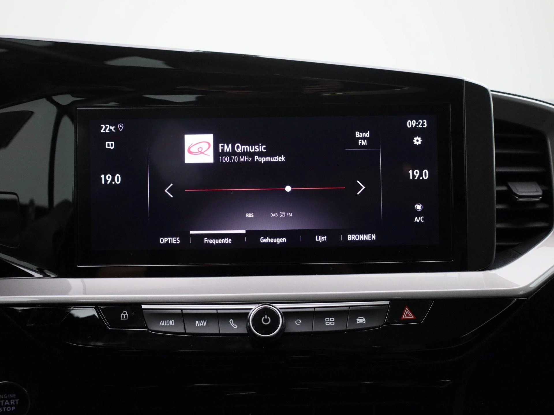 Opel-Mokka-e-image-18