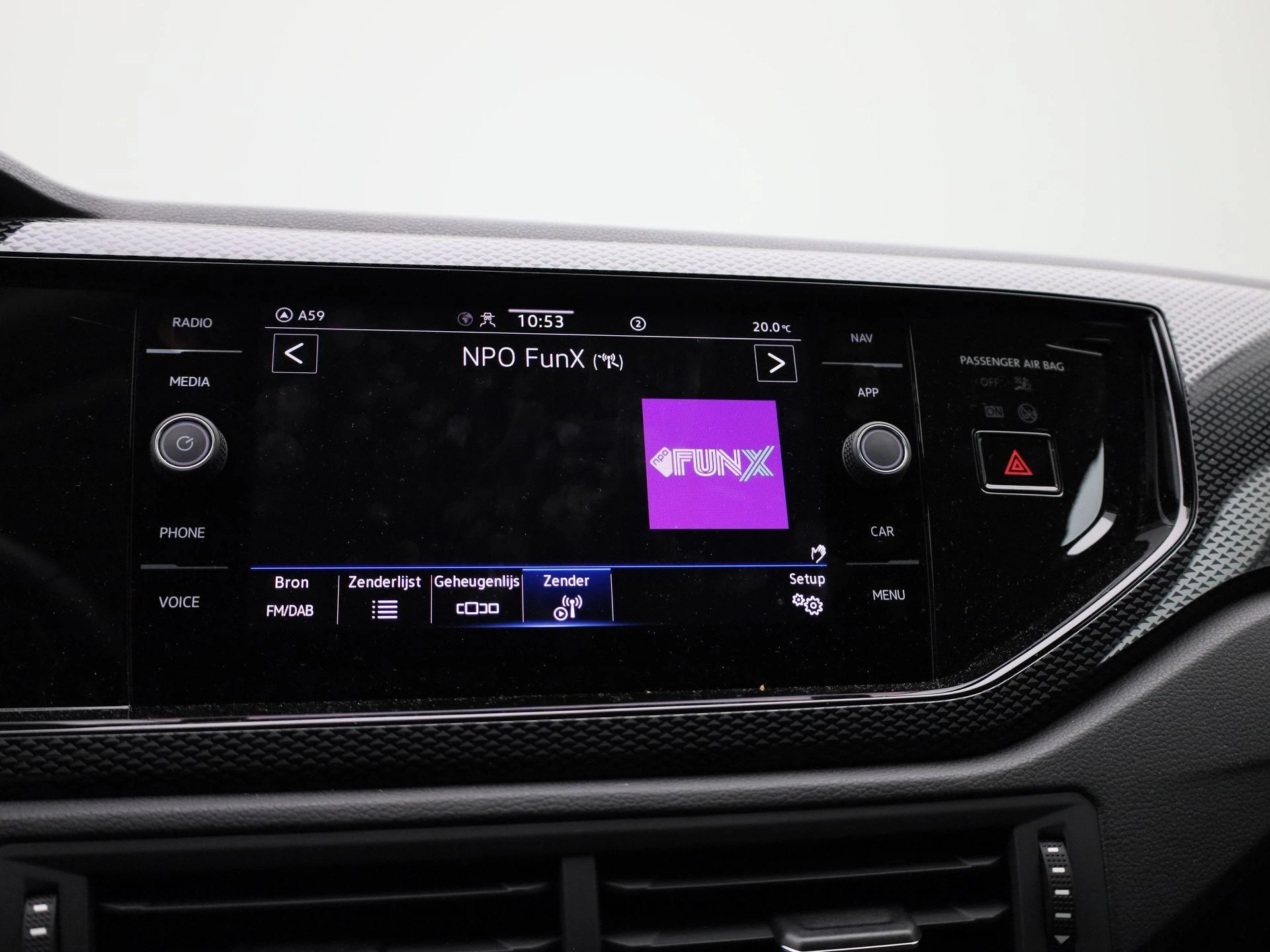 Volkswagen-Polo-image-18