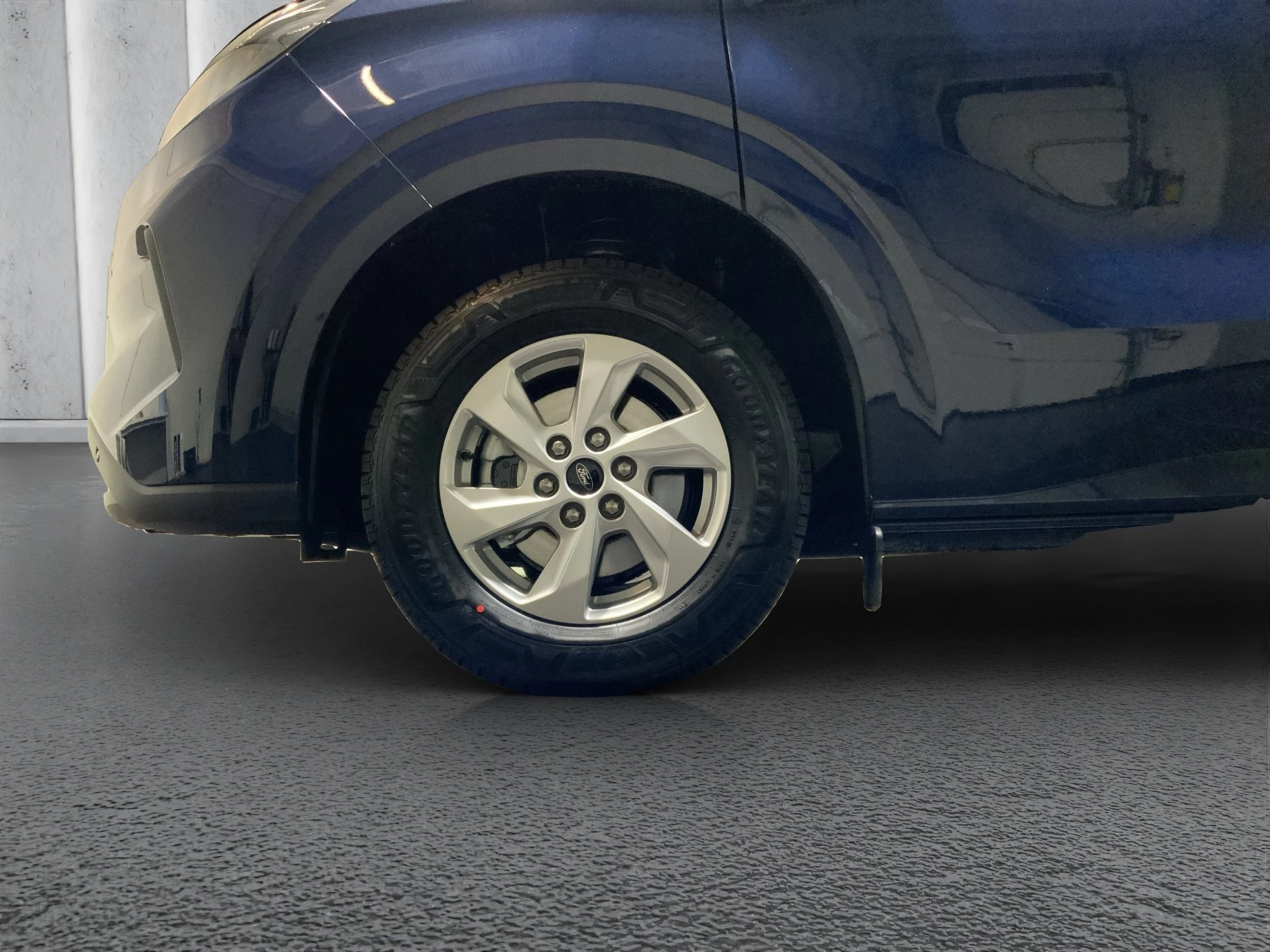 Ford Tourneo Custom Trend 2.0 EcoBlue 100kW 320 L1 Van. 4-türig