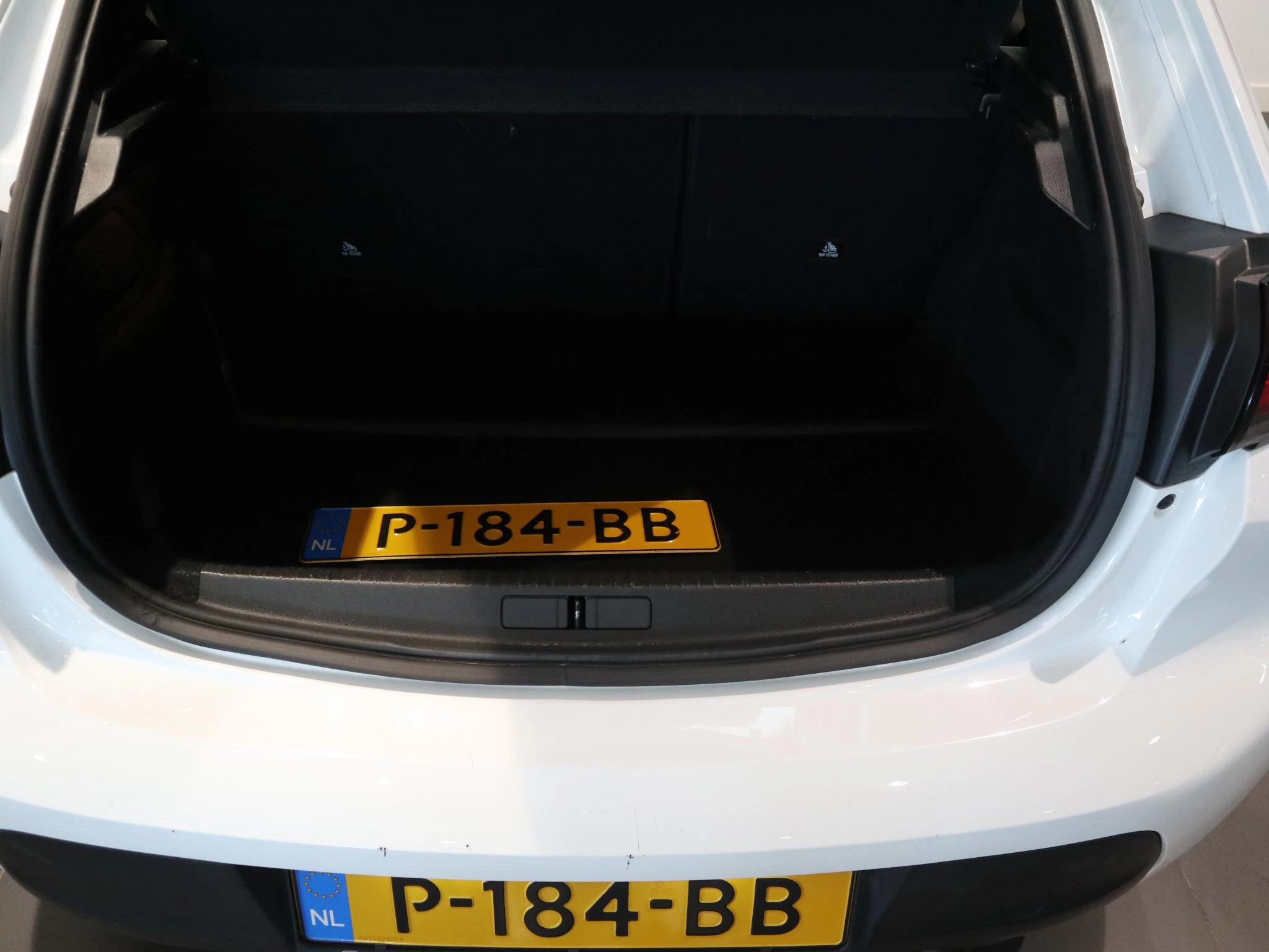 Peugeot-208-image-18
