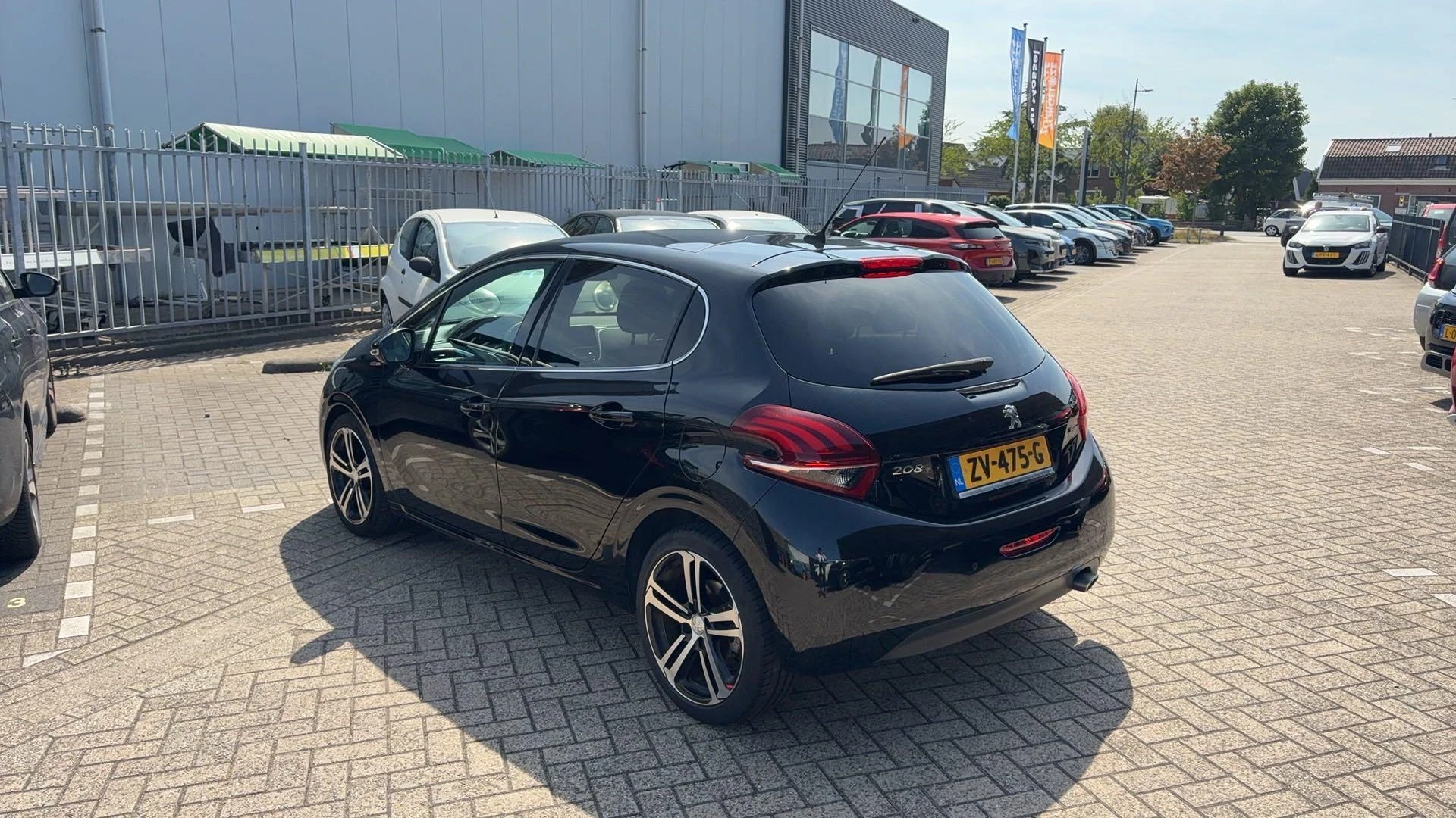 Peugeot-208-image-1