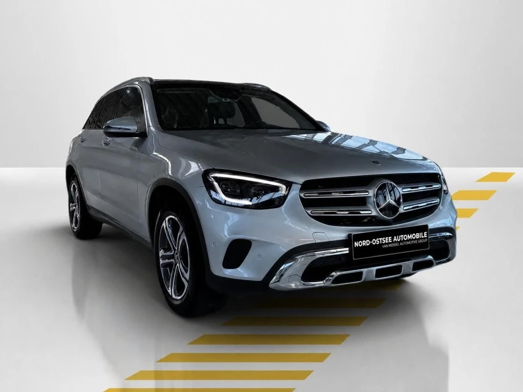Mercedes-Benz-GLC 220 d-image-16