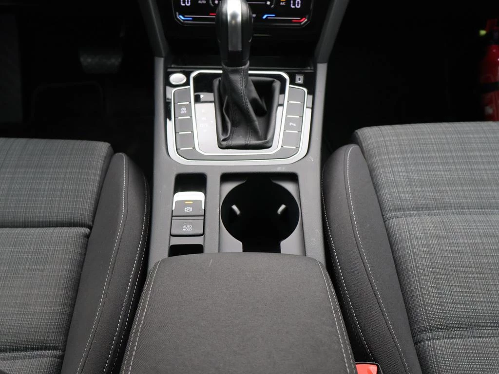 Volkswagen Passat Passat Style 'Business' 2.0TDI 122PK *AUTOMAAT*NAVI*CAMERA*ACC*PDC*APP*-CONNECT*...*