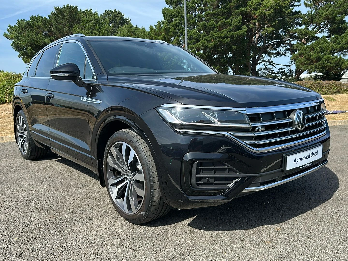 Volkswagen-Touareg-image-18