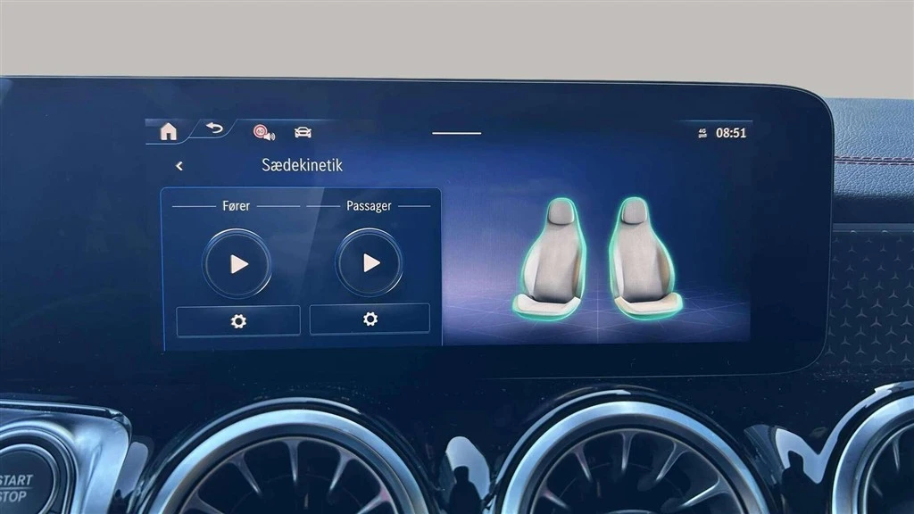 Mercedes-Benz-EQB-image-16