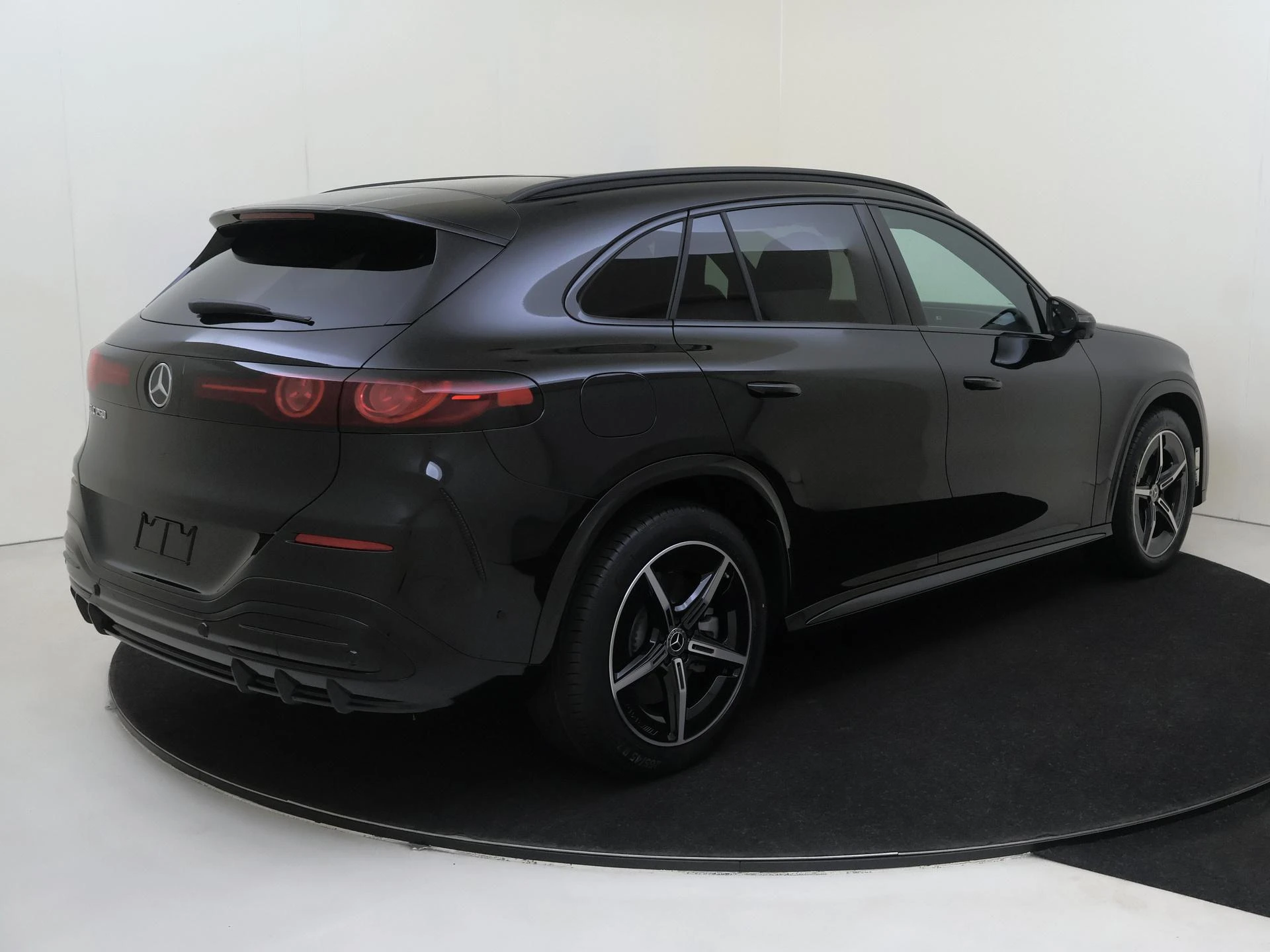 Mercedes-Benz-GLC-image-3
