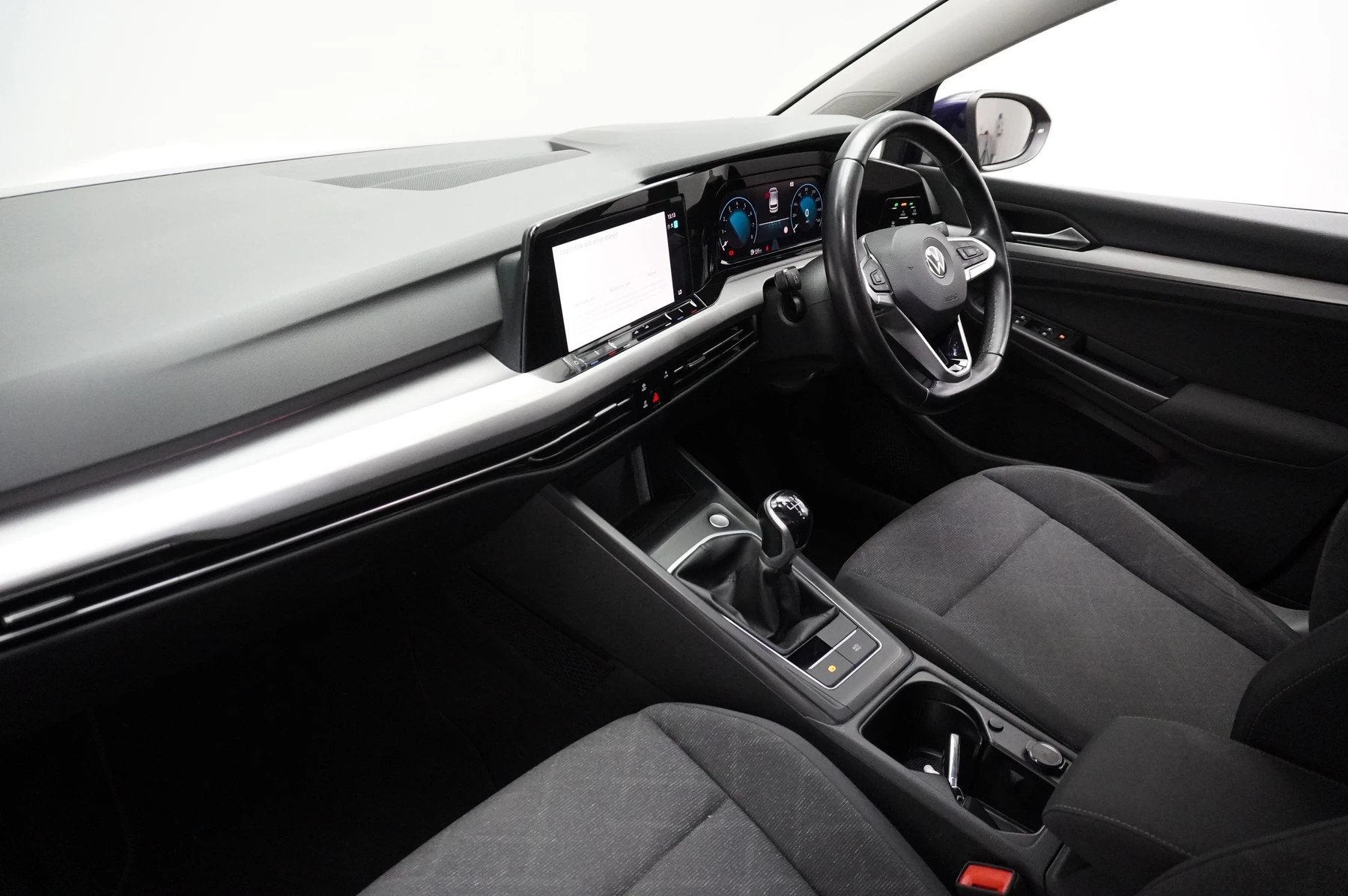 Volkswagen-Golf-image-1