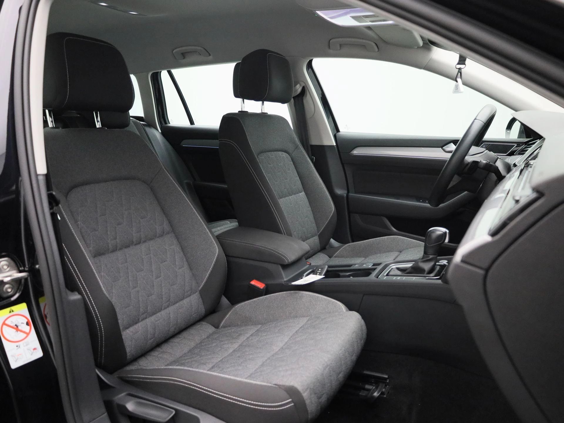 Volkswagen-Passat-image-34