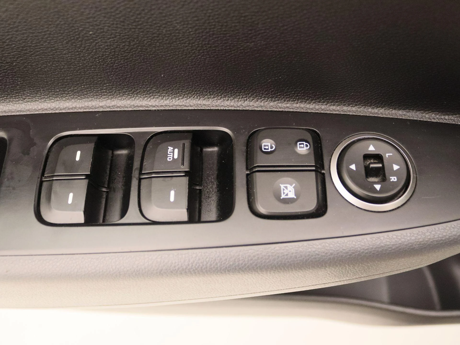 Hyundai-i10-image-19