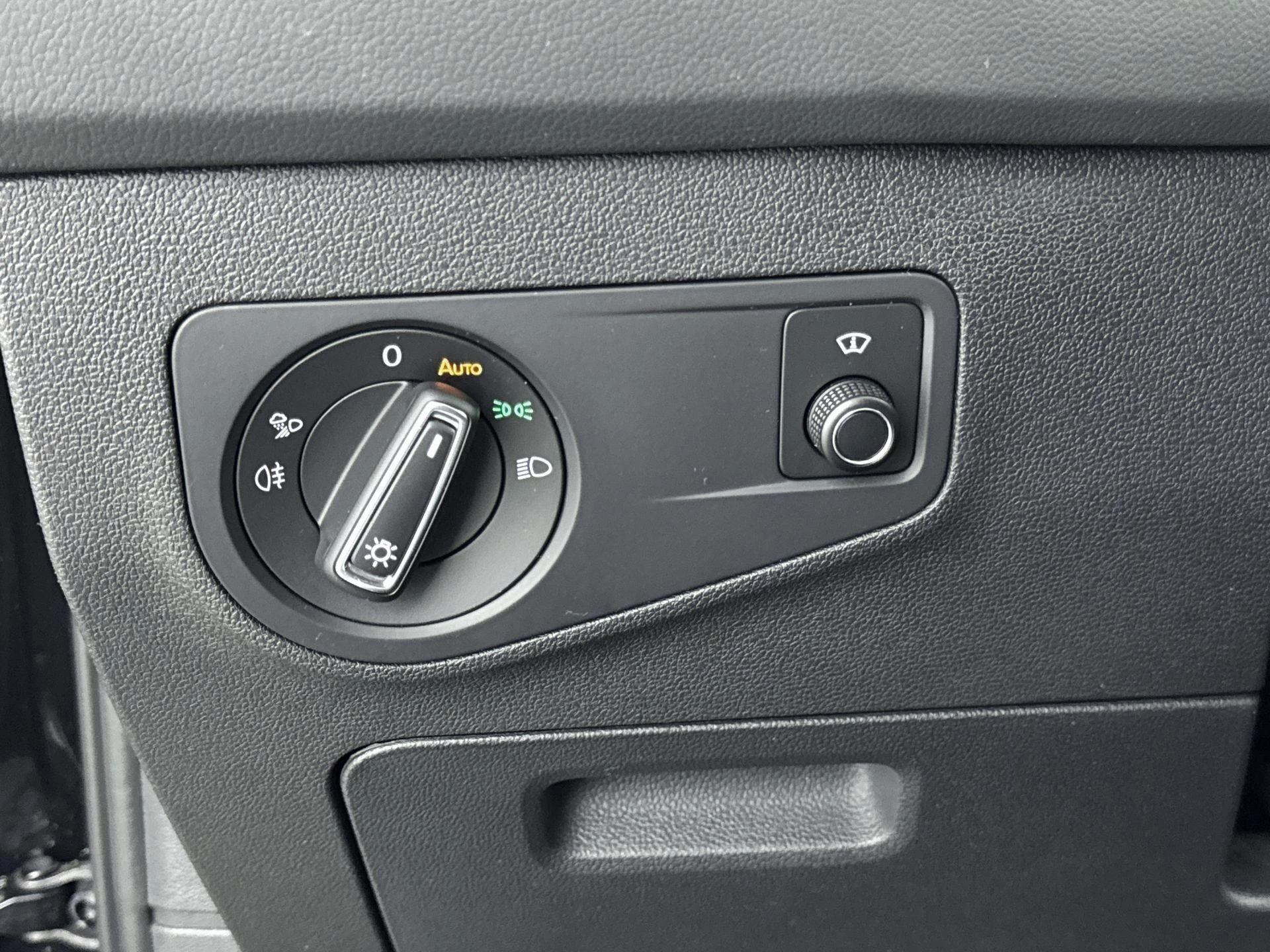 Volkswagen-Tiguan-image-23