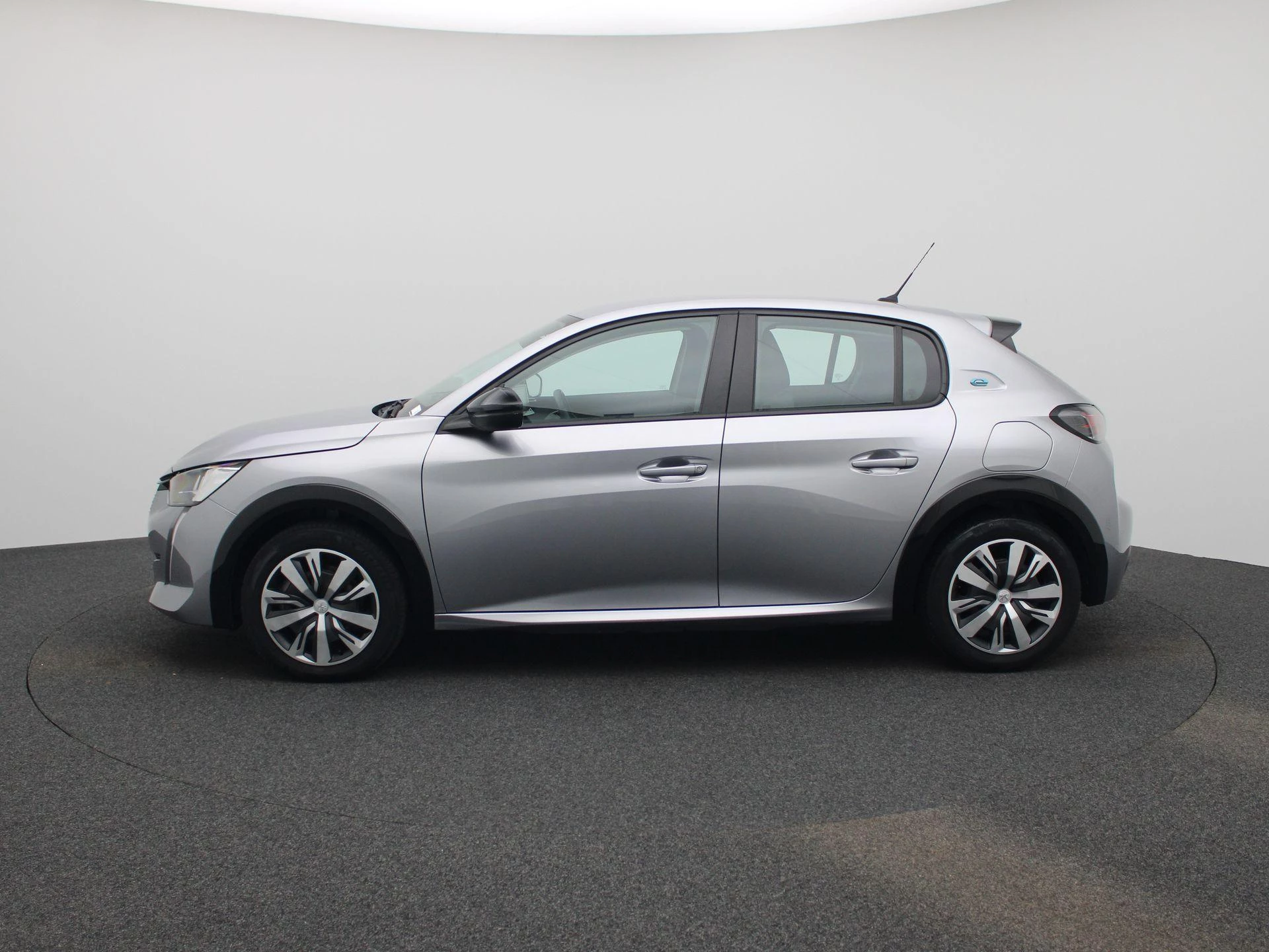 Peugeot-e-208-image-3