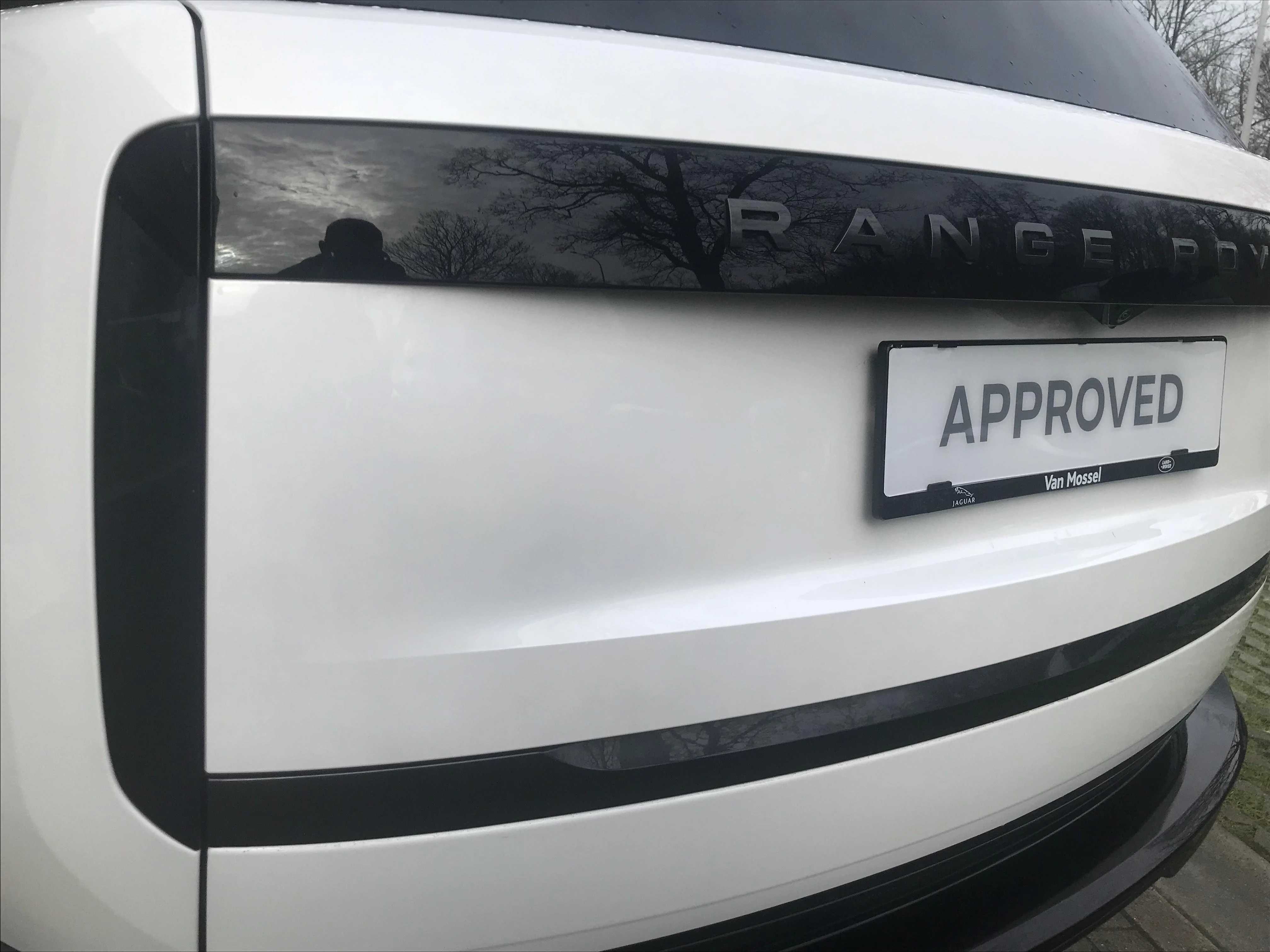 Land Rover-Range Rover-image-12