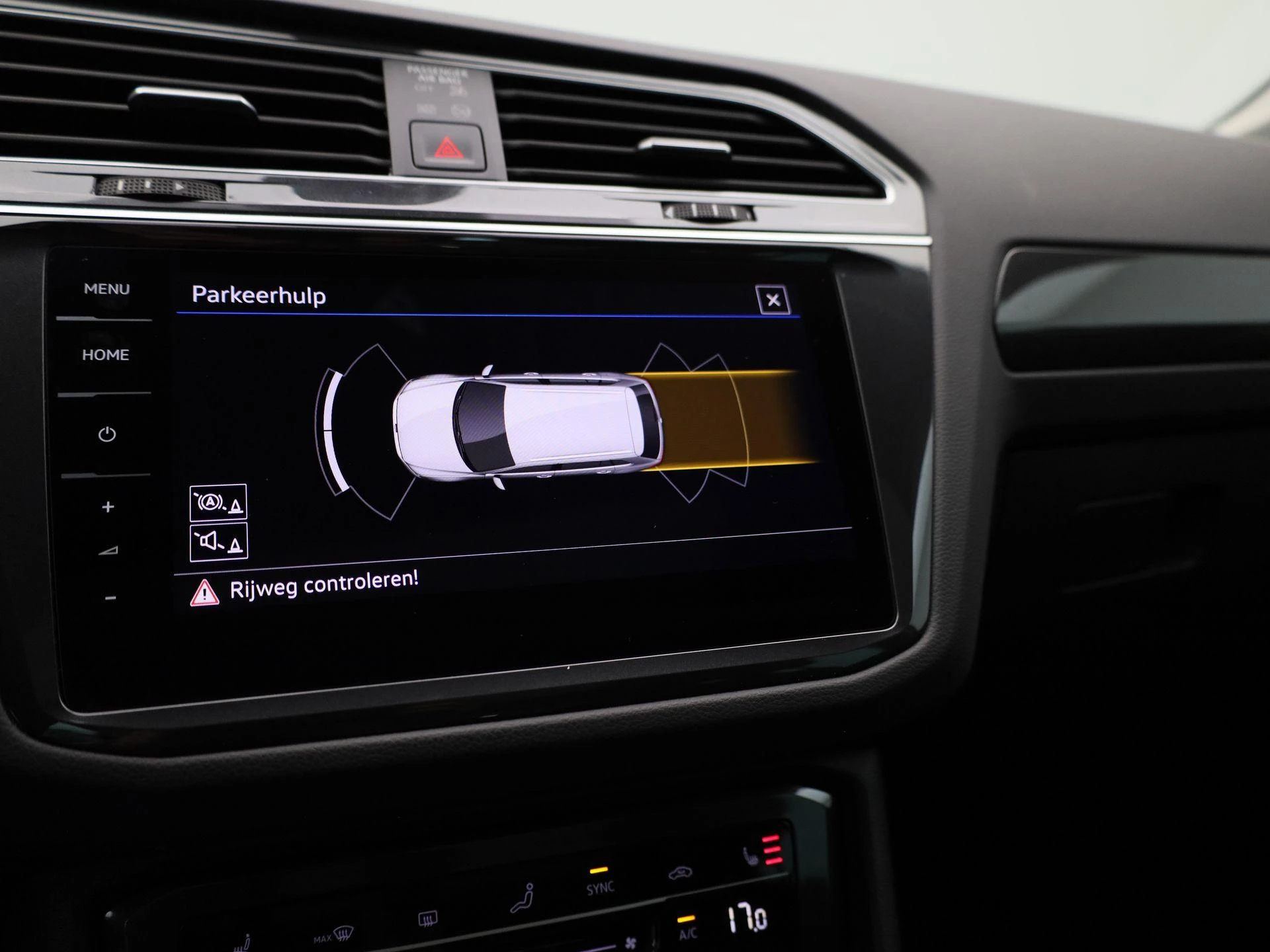 Volkswagen-Tiguan-image-28