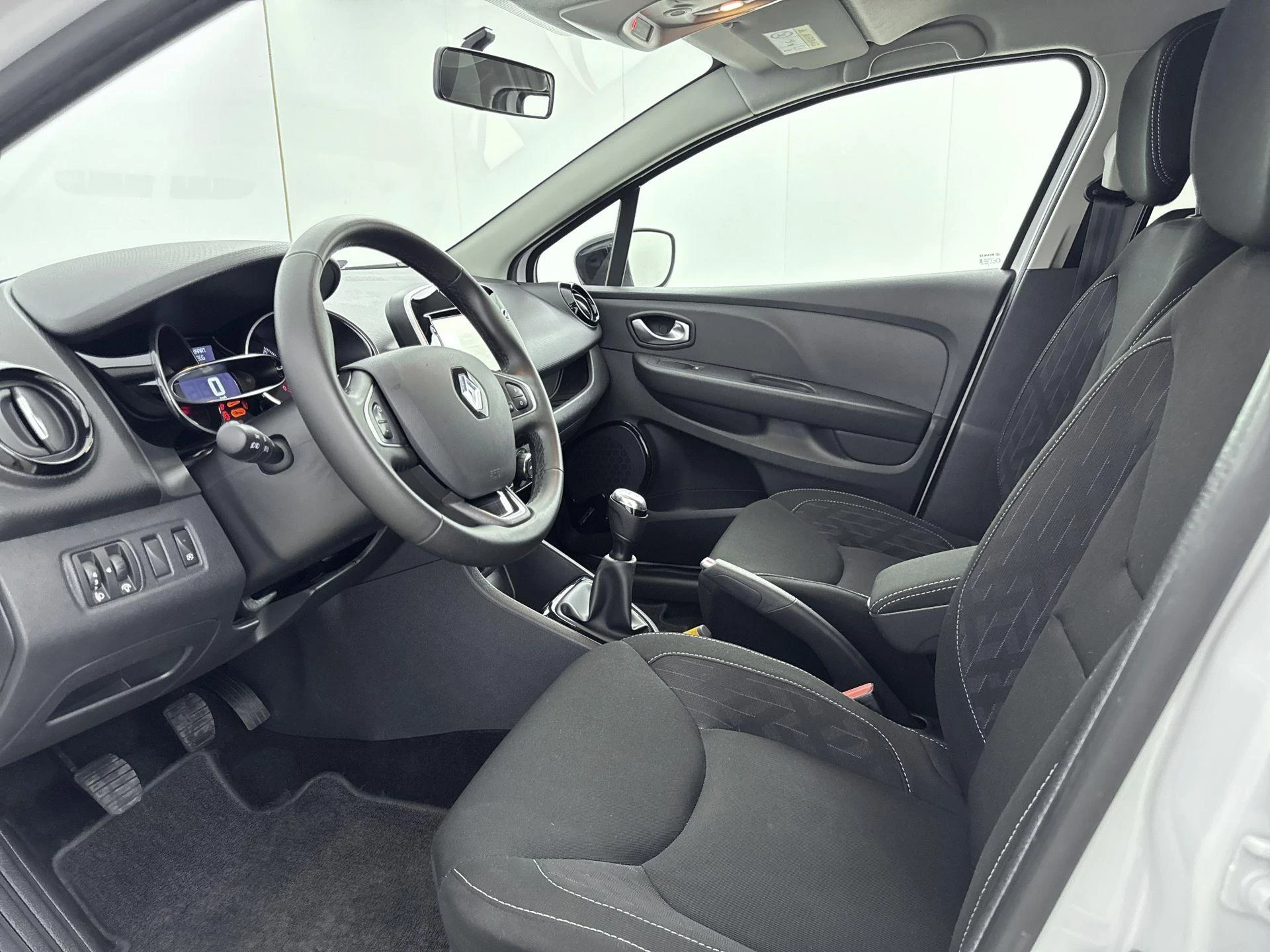 Renault-Clio-image-7