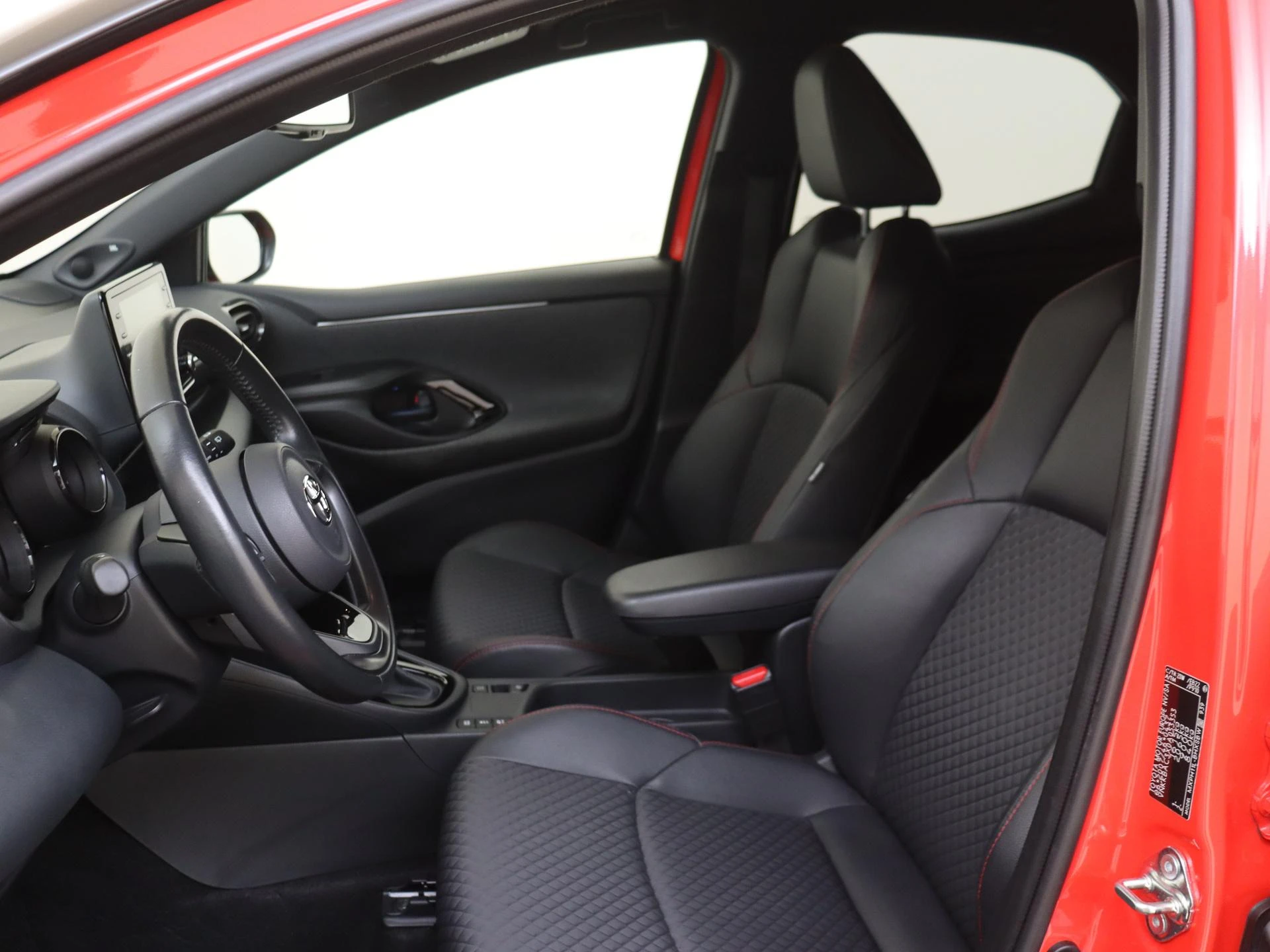 Toyota-Yaris-image-14