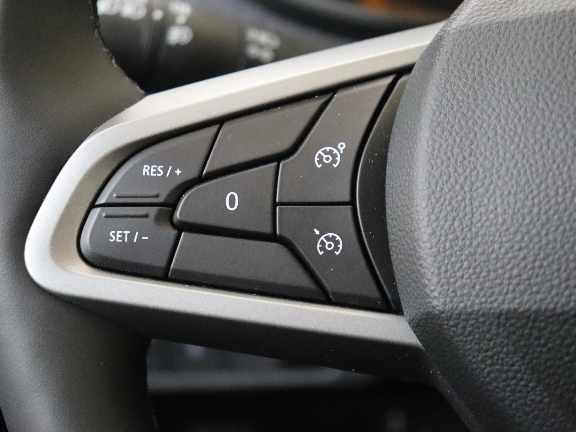Dacia-Sandero Stepway-image-12