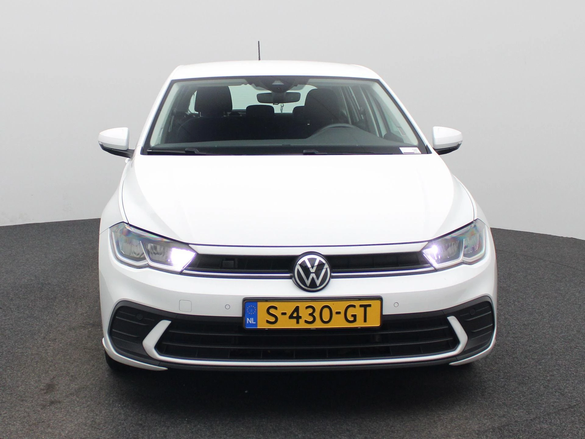 Volkswagen-Polo-image-3