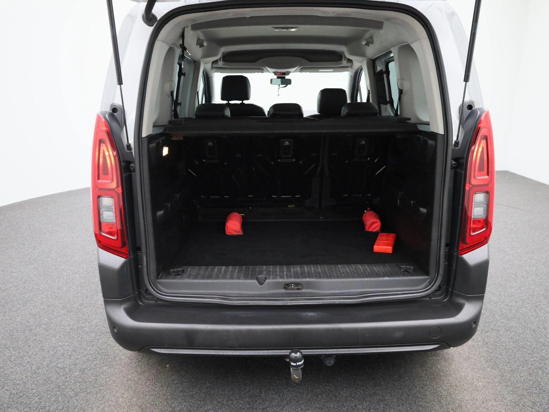 Opel-Combo Life-image-11