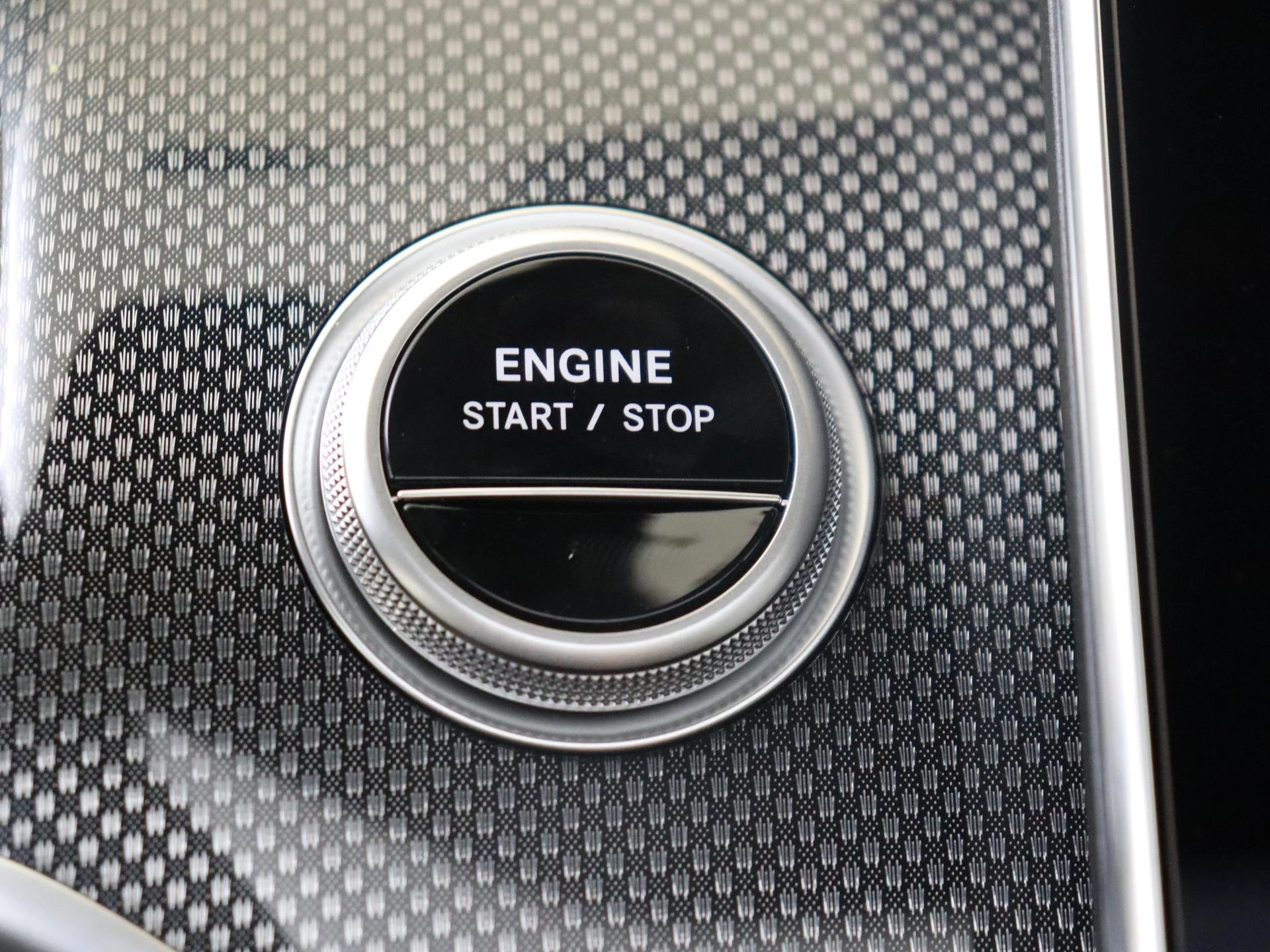 Mercedes-Benz-GLC-image-19