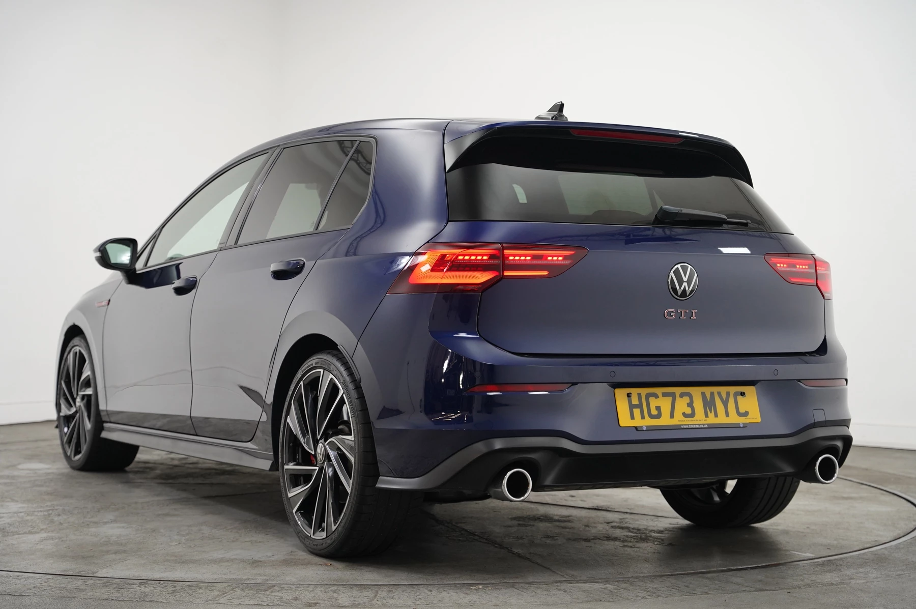 Volkswagen-Golf-image-2
