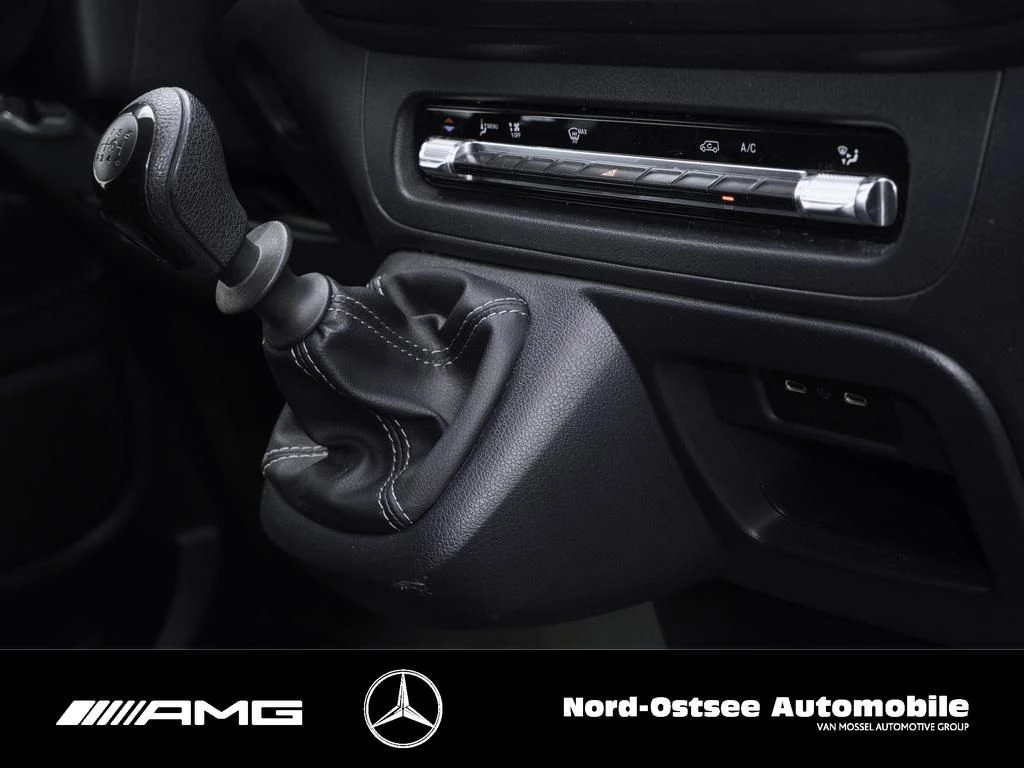 Mercedes-Benz-Vito-image-9