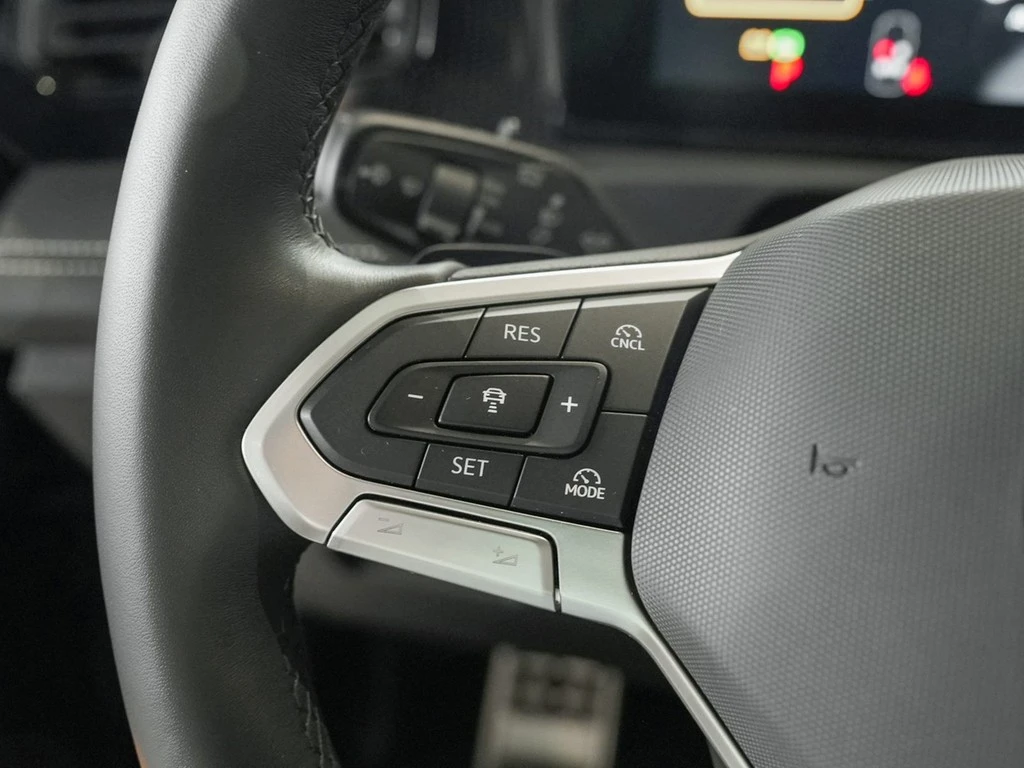 Volkswagen-Tiguan-image-15