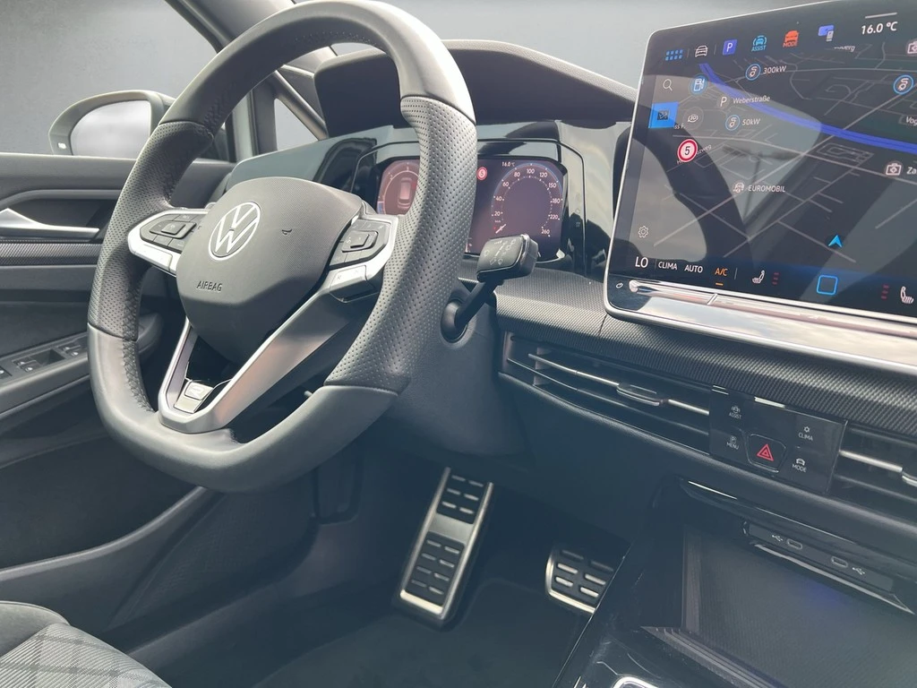 Volkswagen-Golf-image-6