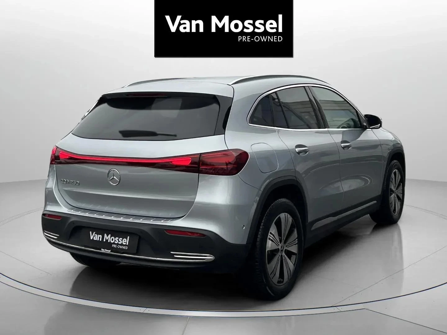 Mercedes-Benz-EQA-image-5