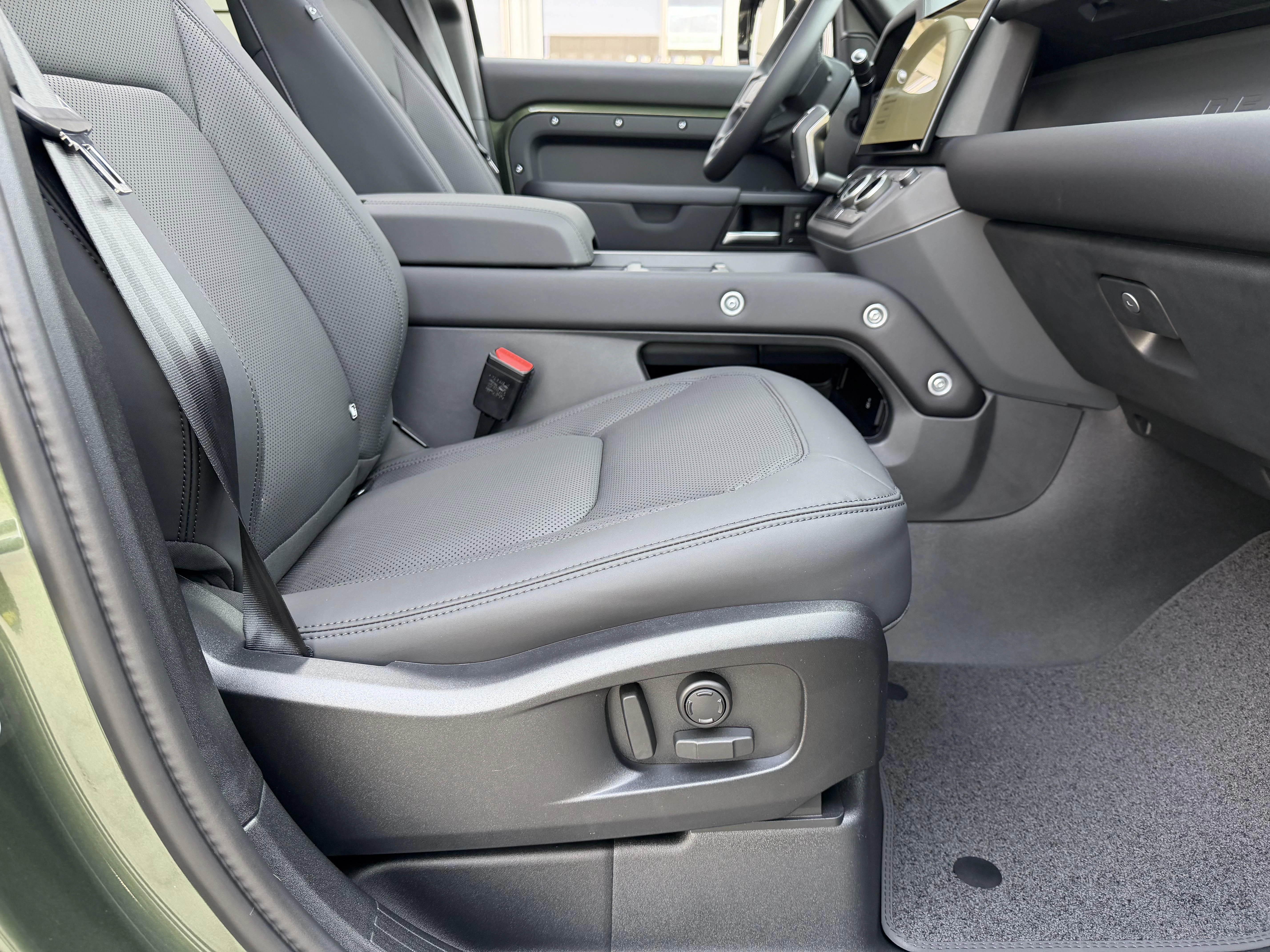 Land Rover Defender 110 D250 X-Dynamic SE AWD Auto. 26MY