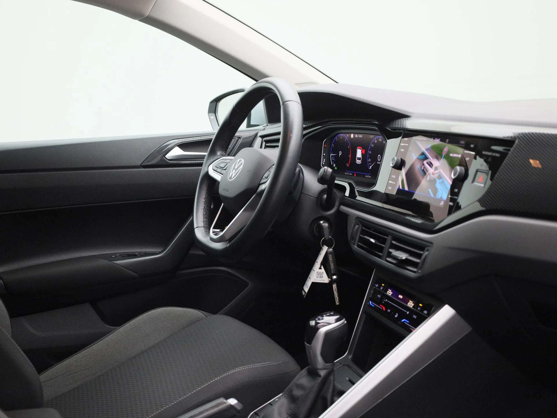 Volkswagen-Polo-image-30