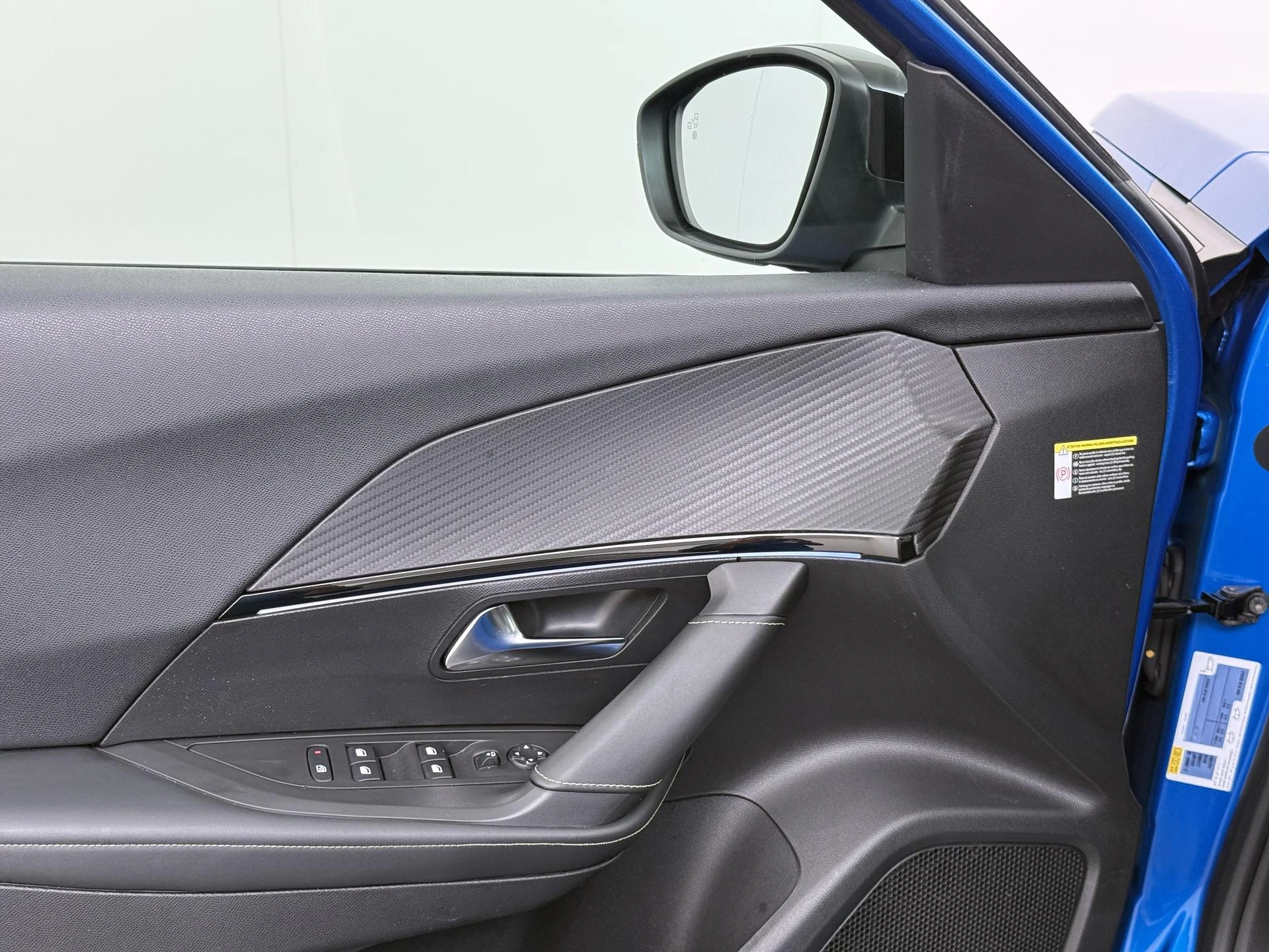 Peugeot-e-2008-image-16