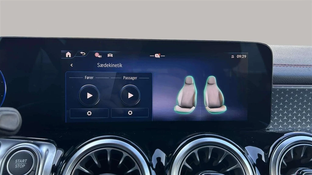 Mercedes-Benz-EQB-image-15