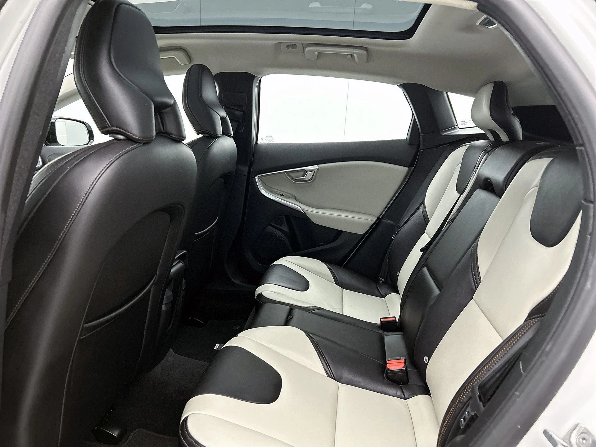 Volvo-V40-image-26
