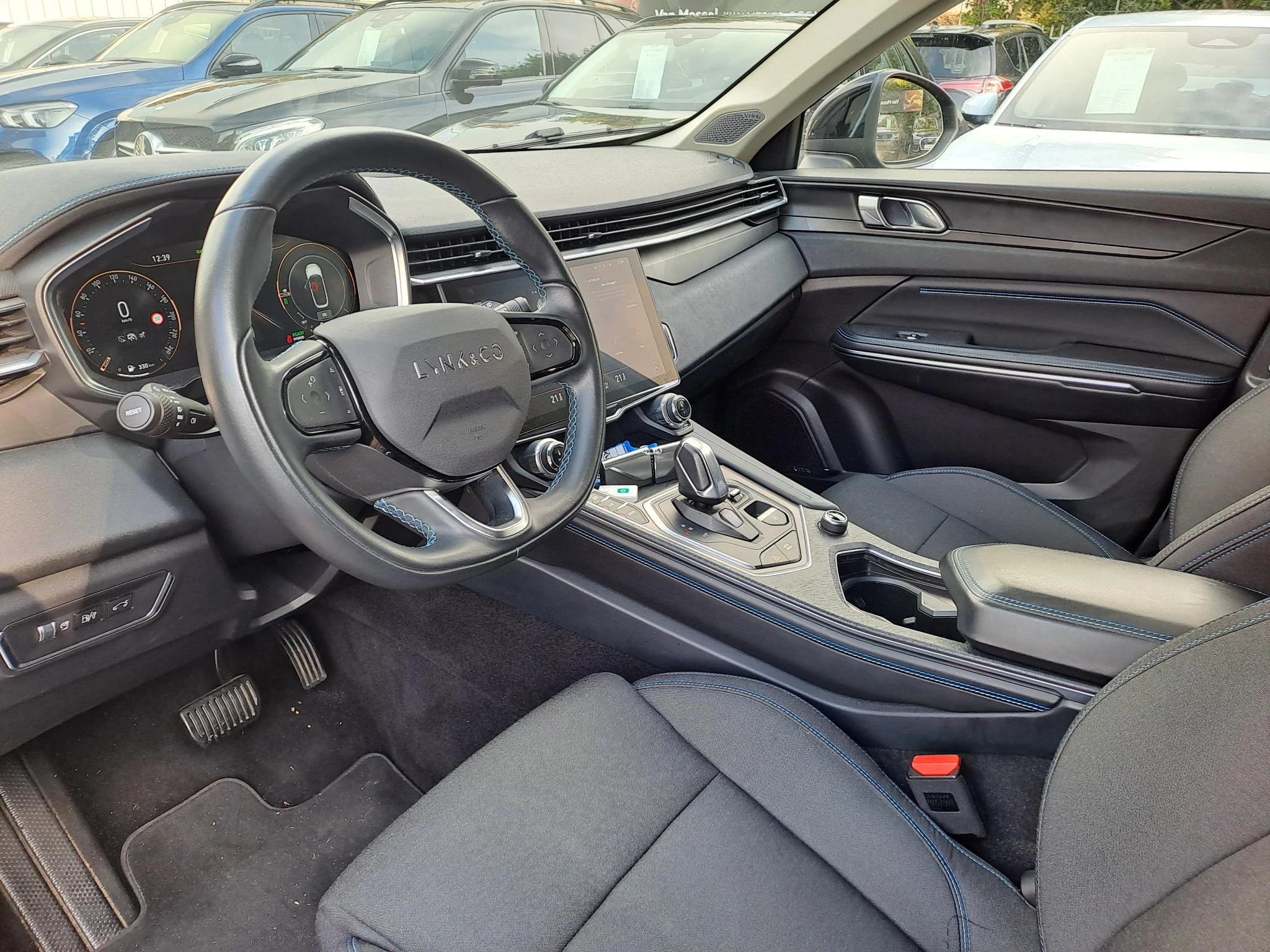 Lynk & Co-01-image-7