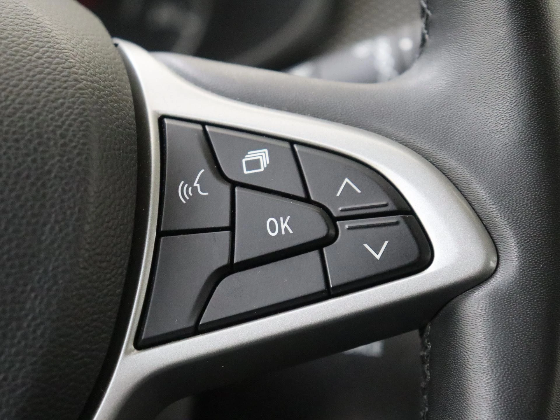 Dacia-Sandero Stepway-image-13