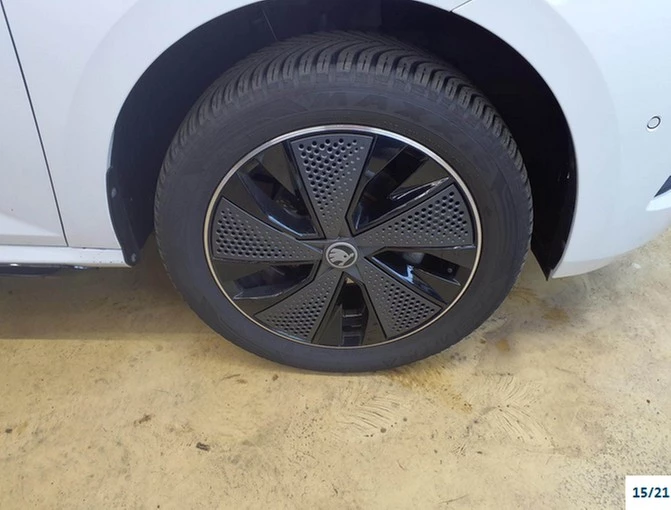 Škoda Kamiq 1.5 TSI DSG Monte Carlo Navi, AHK, Pano